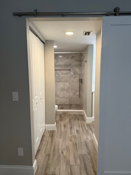 Building Photo - 3451 County Barn Rd