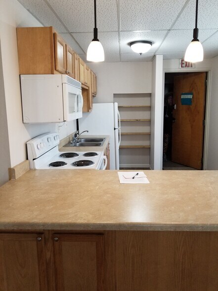 Building Photo - 410 W Webster St