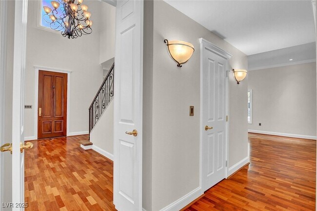 Building Photo - 9005 Opus Dr