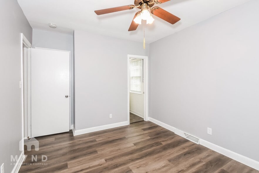 Building Photo - 2313 Eastway Rd