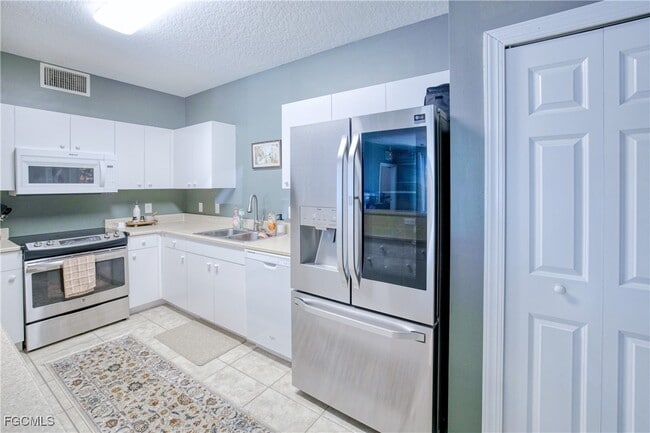 Building Photo - 1040 Hancock Creek S Blvd