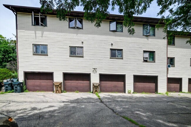Building Photo - 2850 Cimarron Trail