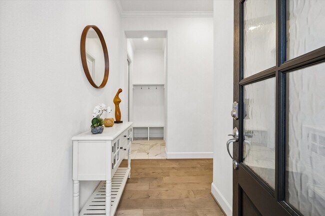 Building Photo - 311 Sikes St