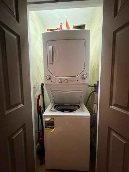 Building Photo - 34 Edgerly Rd