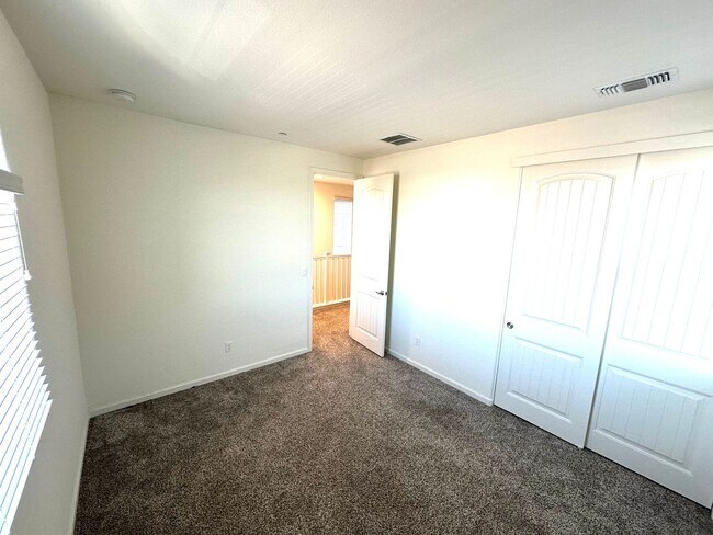 Building Photo - Natomas 3 Bedroom Home with a loft for rent!