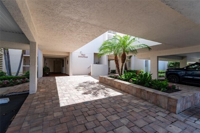 Building Photo - 7907 Sailboat Key Blvd S