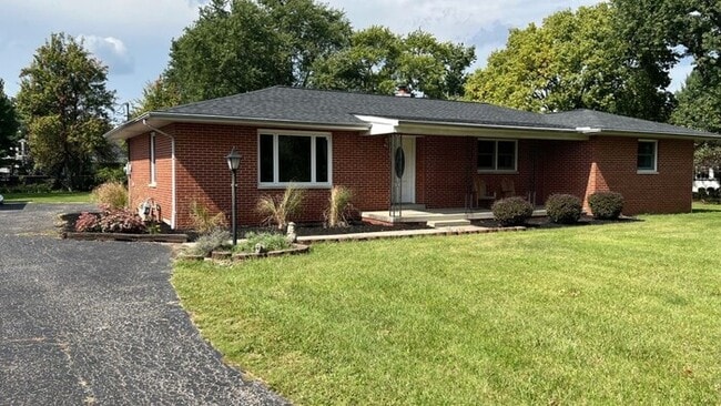 Building Photo - Westerville Ranch overlooking Hoover