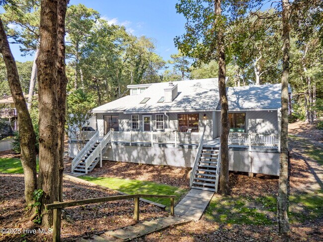 Building Photo - 131 Oakleaf Dr