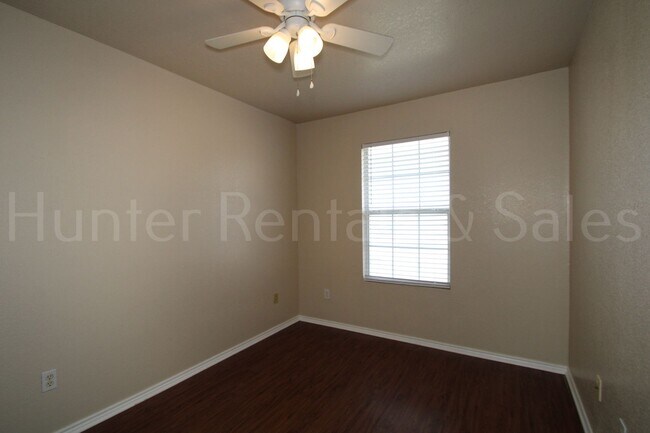 Building Photo - 3904 Gus Dr