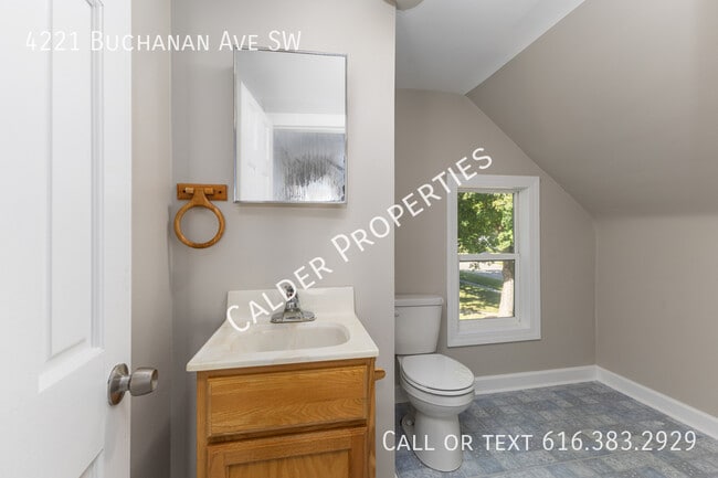 Building Photo - 4221 Buchanan Ave SW