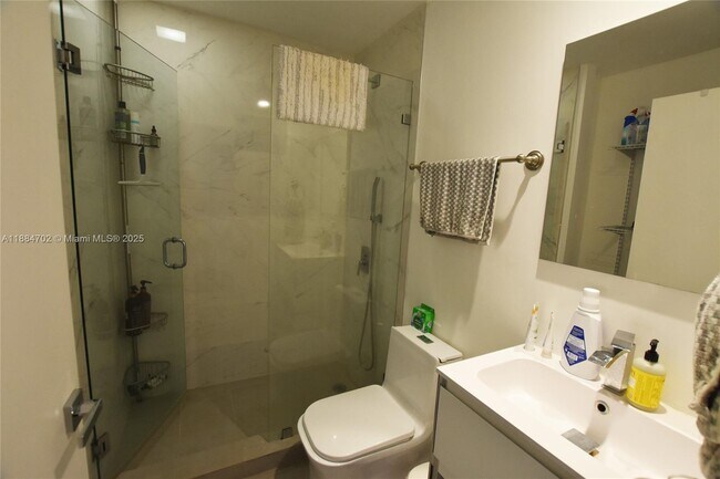 Building Photo - 540 Brickell Key Dr