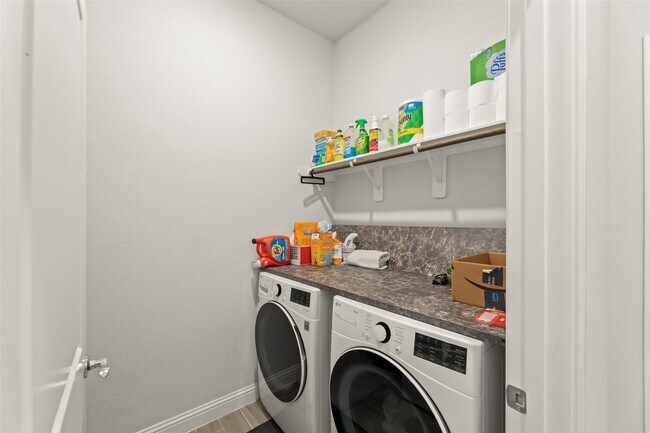 Building Photo - 1939 Shallow Canyon Ln