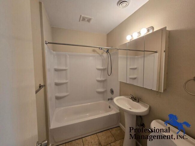Building Photo - 3 bedroom in Billings MT 59101