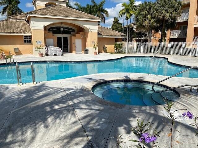 Building Photo - 6976 SW 39th St