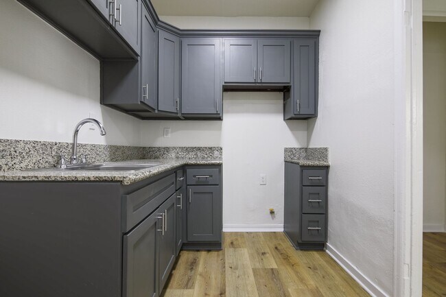 Building Photo - Newly Remodeled Studio Apartment