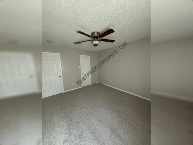 Building Photo - 27 Chalet St