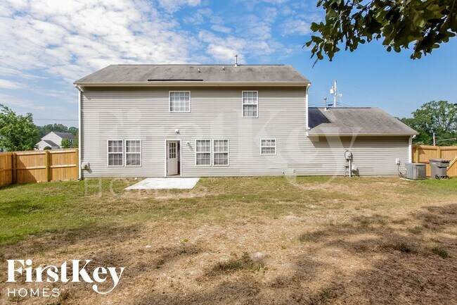 Building Photo - 1102 Eastwood Dr