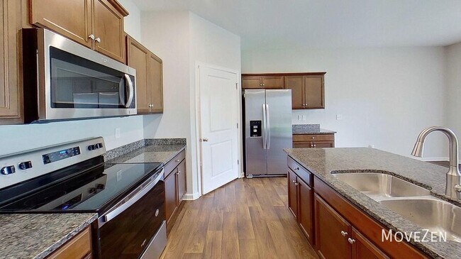 Building Photo - 22 Crestwood Pnes Trl