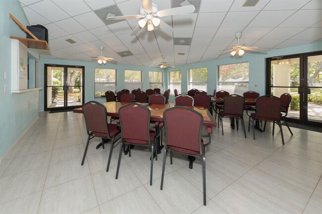 Building Photo - 268 Southampton Dr