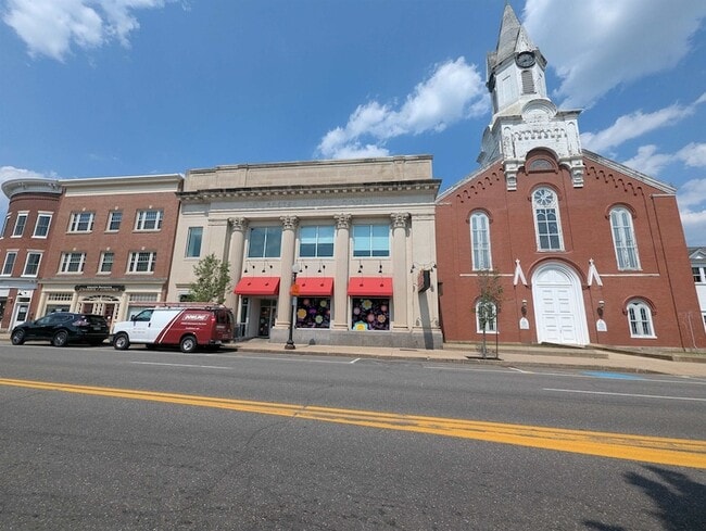 Primary Photo - 22 S Main St
