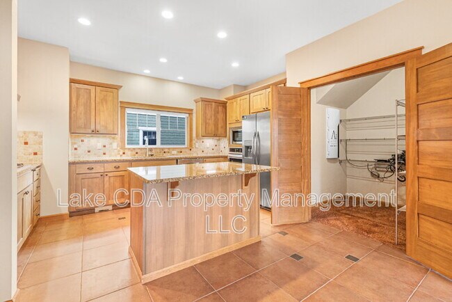 Building Photo - 3270 N Waterwood Ln