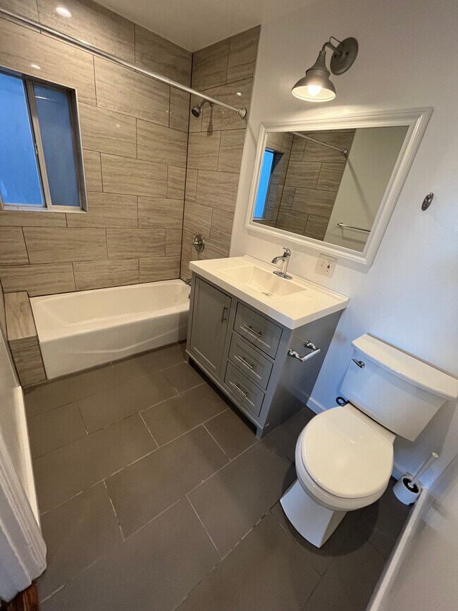 bathroom - 934 Micheltorena St