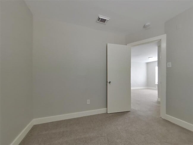 Building Photo - 15839 S Alley Ct