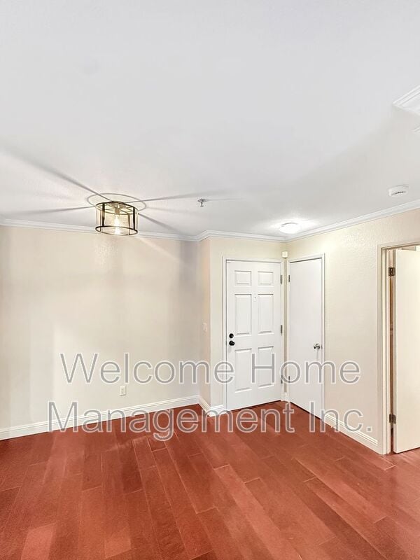 Building Photo - 2550 Oak Rd