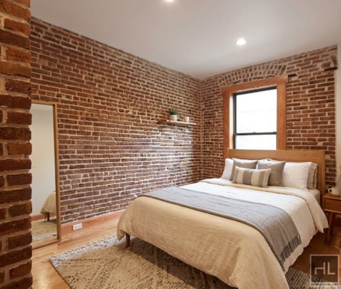 Building Photo - Renovated 3BR with Exposed Brick, Elevator & Laundry