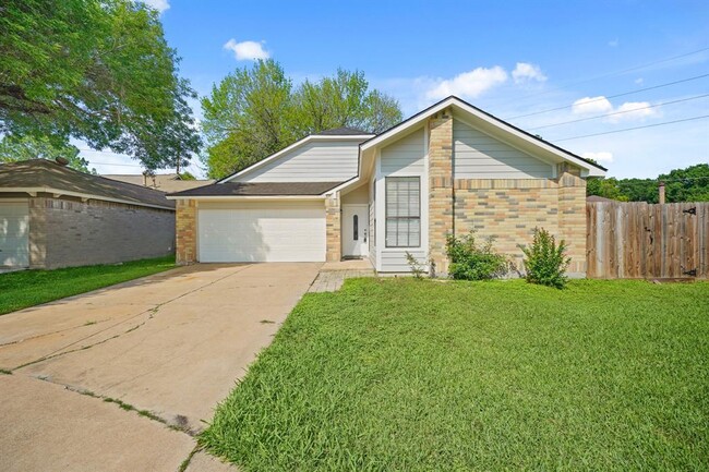 Primary Photo - 8203 Woodland Willows Dr