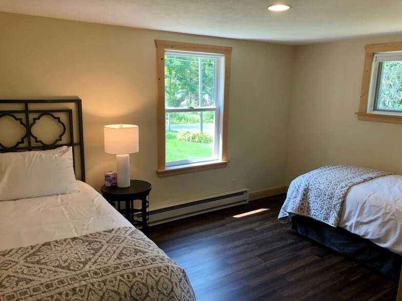 Building Photo - 3925 White Birch Dr