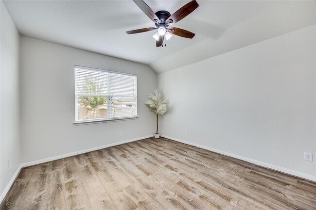 Building Photo - 19600 Woodrow Wilson St