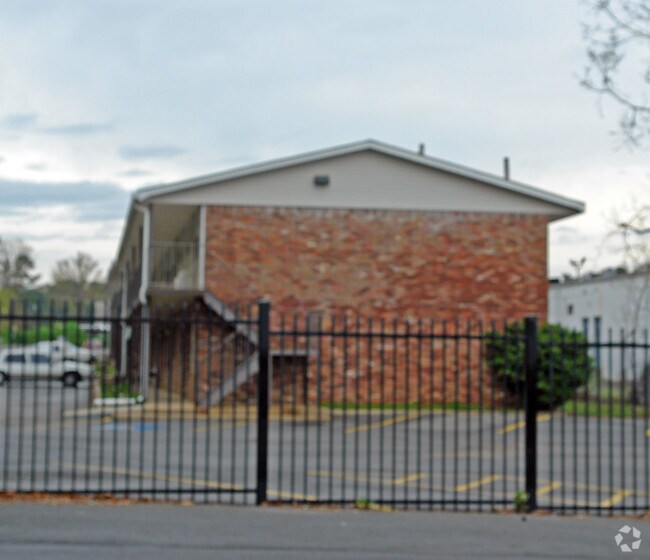 Building Photo - College Terrace