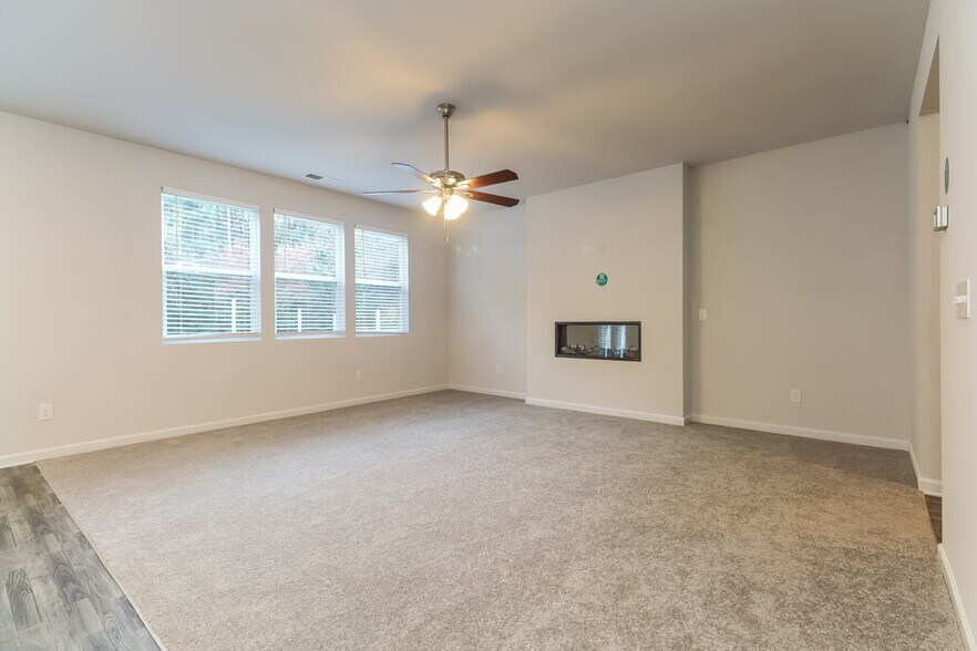 Building Photo - 151 Hamilton Pointe Dr