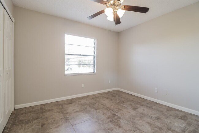 Building Photo - 4717 Seattle St