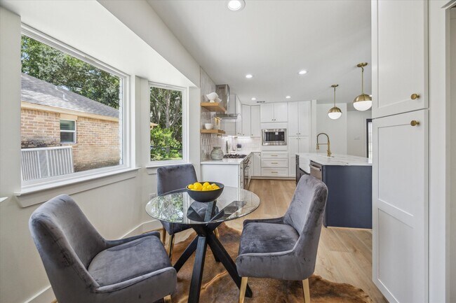 Building Photo - 20223 Laurel Lock Dr