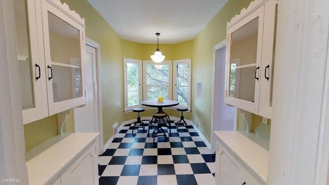 Building Photo - 1 br, 1 bath House - 200 S Orange Dr Priva...