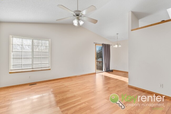 Building Photo - Beautifully Updated 3-Bedroom Bi-Level Home Near Wichita – Cul-de-Sac Location