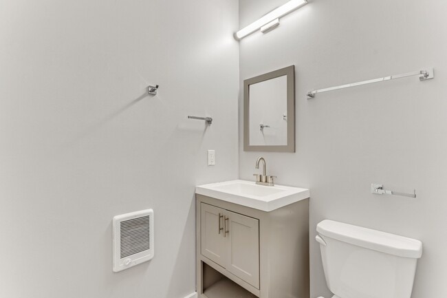 Building Photo - 304 E Ontario-