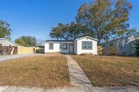 Building Photo - 167 83rd Ave N