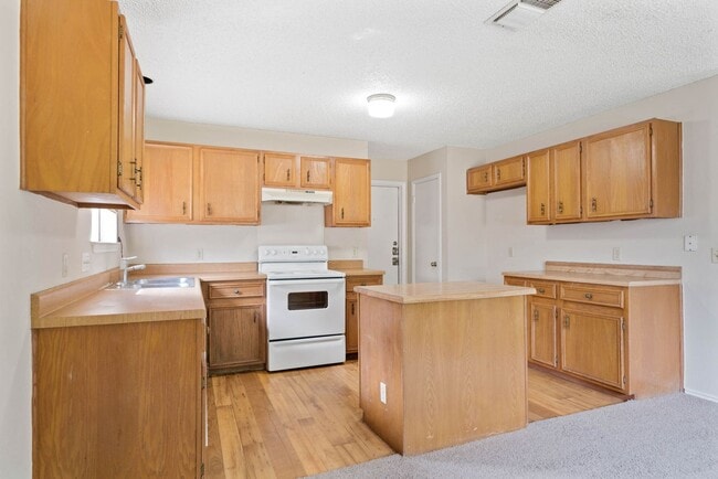 Building Photo - 13918 Tree Crossing St