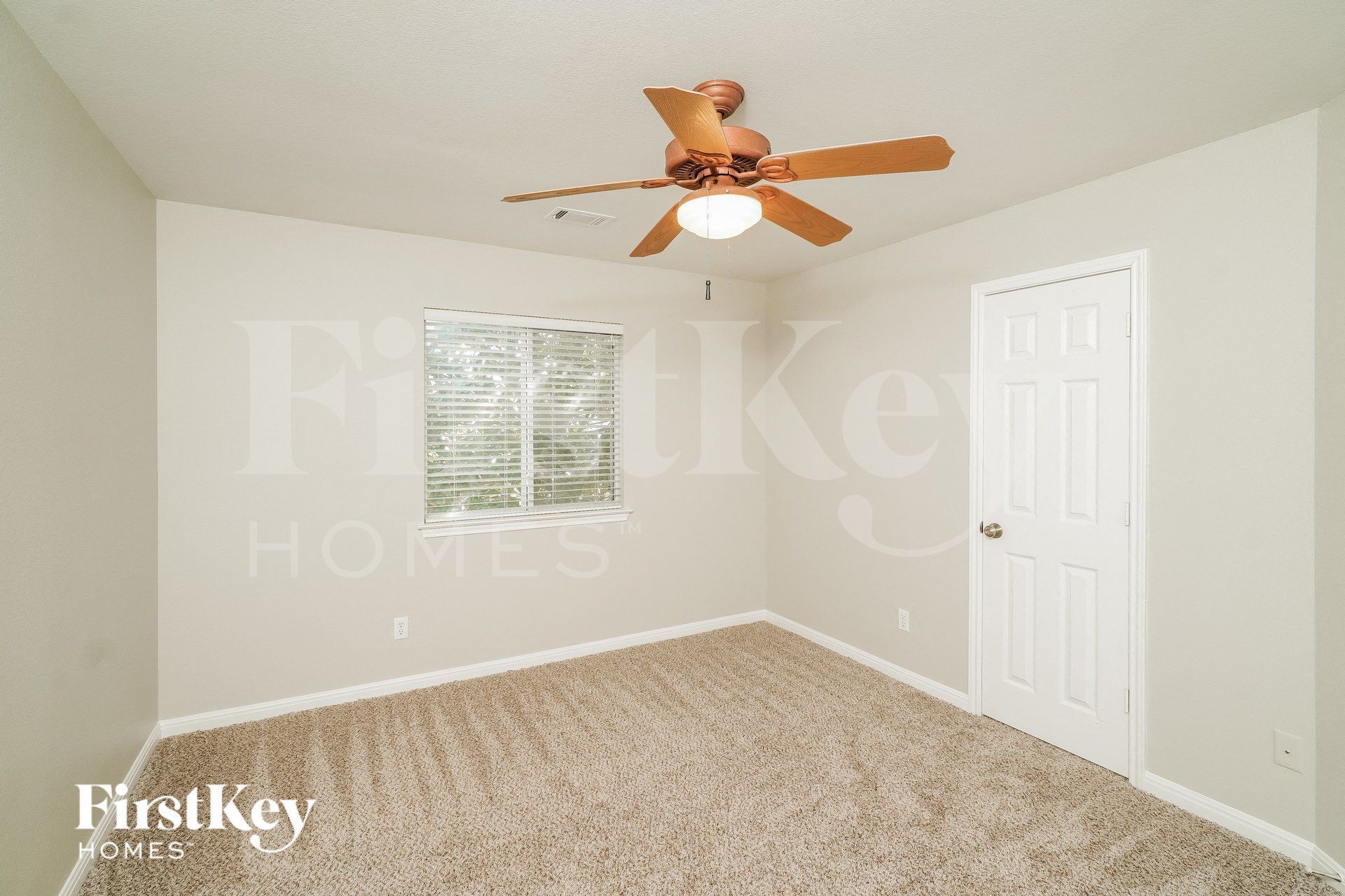 Building Photo - 20930 Pedregoso Ln