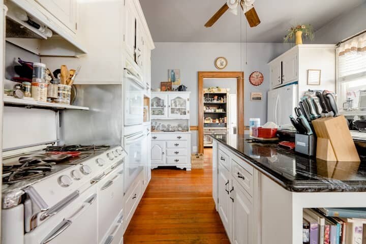 Kitchen - 2374 Mission Inn Ave