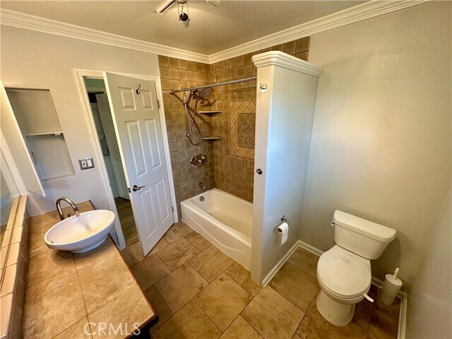 Building Photo - 11138 Aqua Vista St