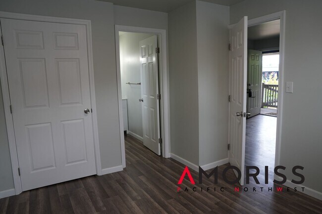 Building Photo - 308 Park Ave