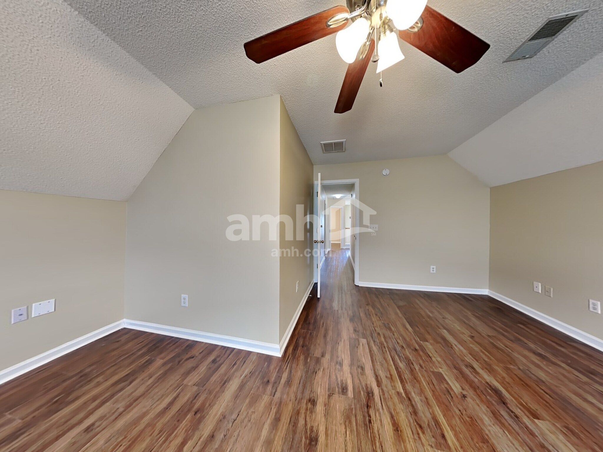 Building Photo - 423 Beverly Dr