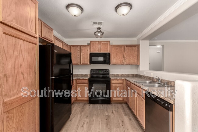 Building Photo - 4136 E Sierrita Rd