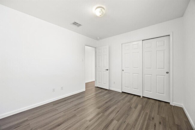 Building Photo - 1306 Lou Gehrig Ln