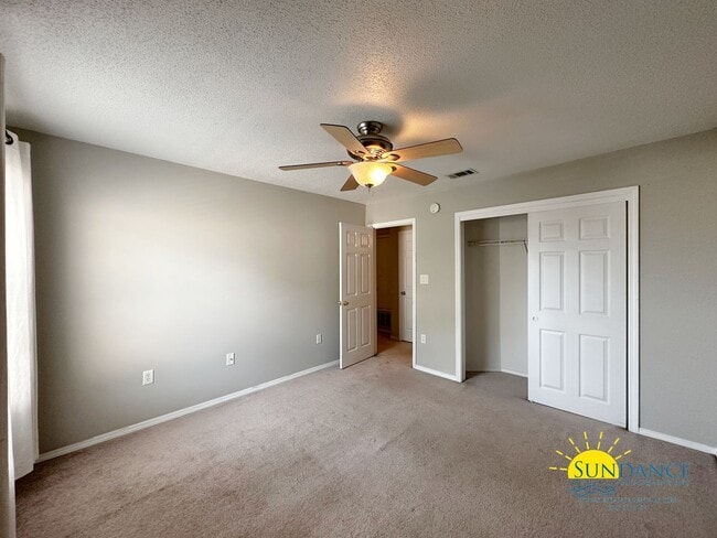 Building Photo - Spacious 3-Bedroom Home in FWB in between Eglin & Hurlburt Bases!