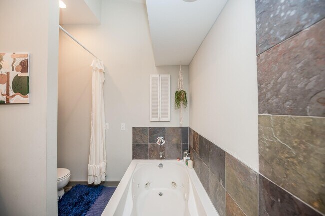 Building Photo - 1535 Birdsall St